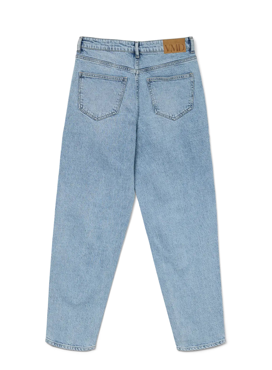 Tessa mom jeans fra vero moda set bagfra