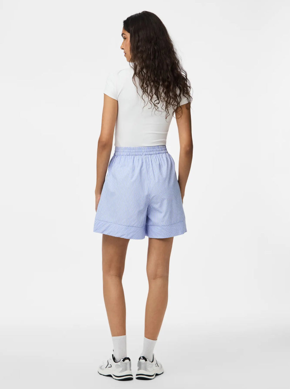 Elegante sommer shorts i let materiale 