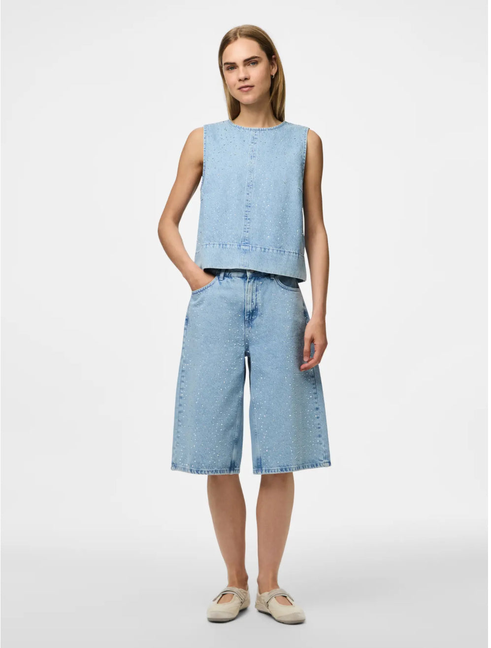 PIECES denim shorts med glitter