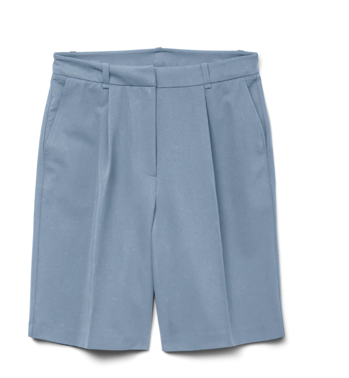 AWARE Bermudashorts i lyseblå