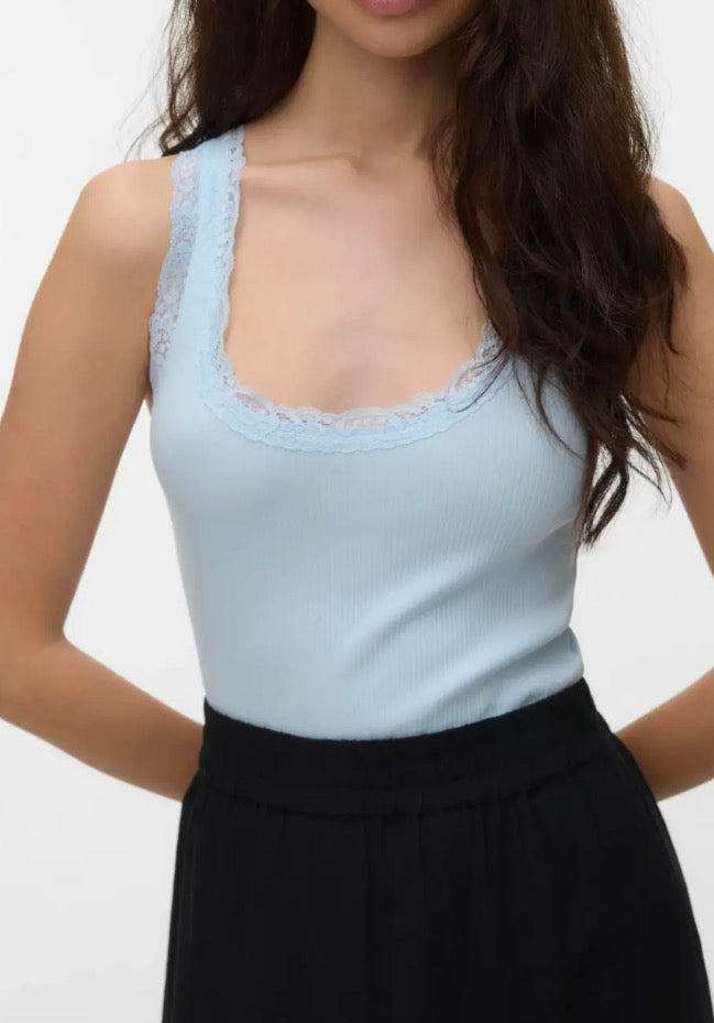 VERO MODA blonde top