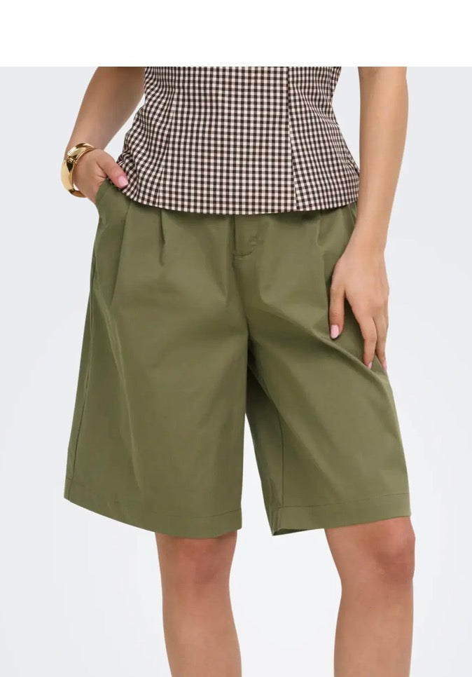 ONLY baggy Bermuda shorts