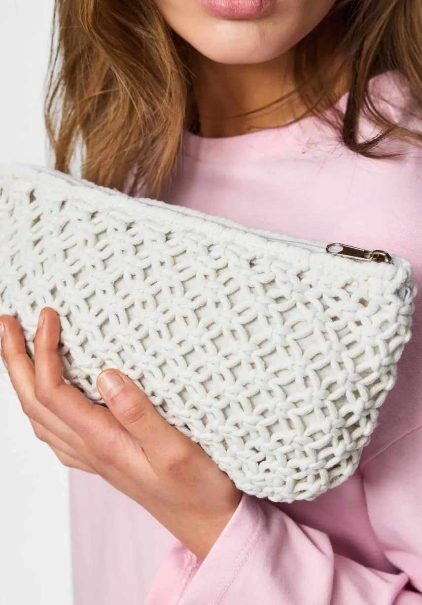 PIECES crochet clutch