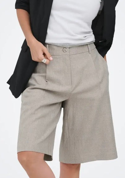 ONLY Long LINDA shorts