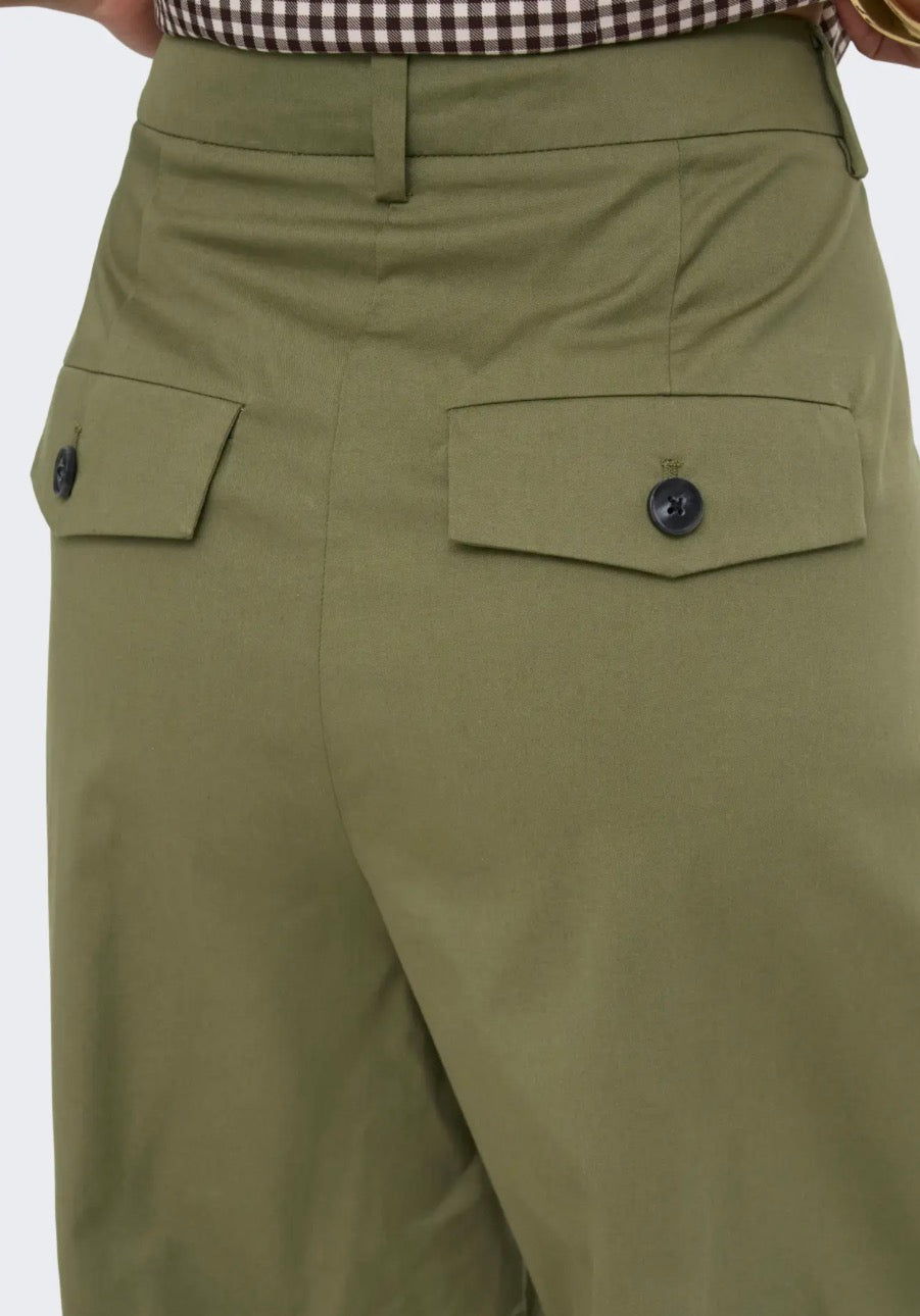 ONLY baggy Bermuda shorts