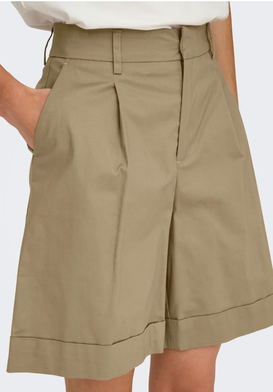 ONLY Bermuda shorts