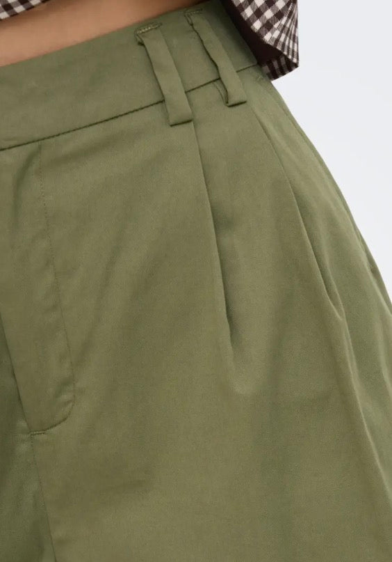 ONLY baggy Bermuda shorts