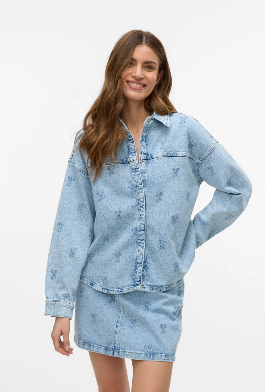 Denim sæt med broderede sløjfer