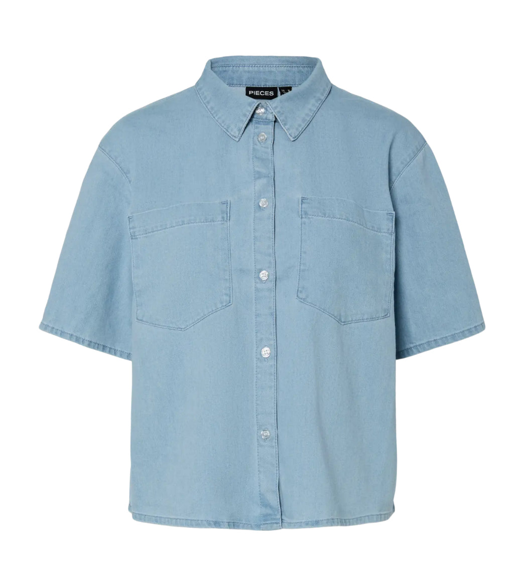Kortærmet denim skjorte fra PIECES. , style 17157268