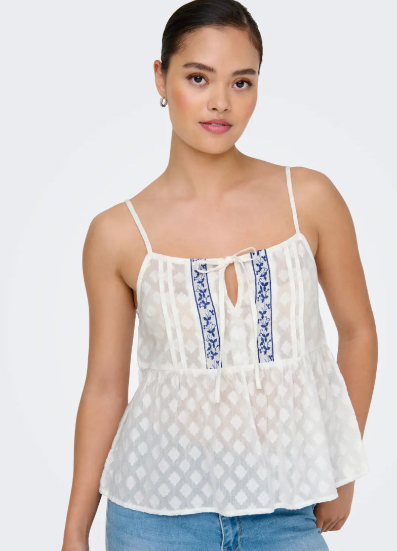ONLY strop top med broderi
