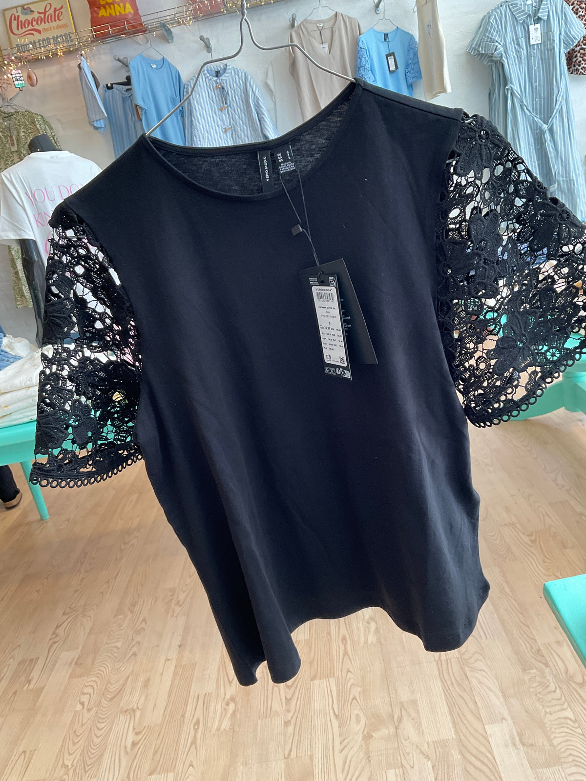VERO MODA sort t-shirt med blonde ærme